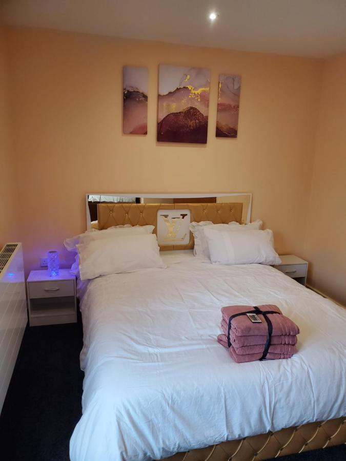 Beautiful & Elegant 2 Bed Room House 맨체스터 외부 사진