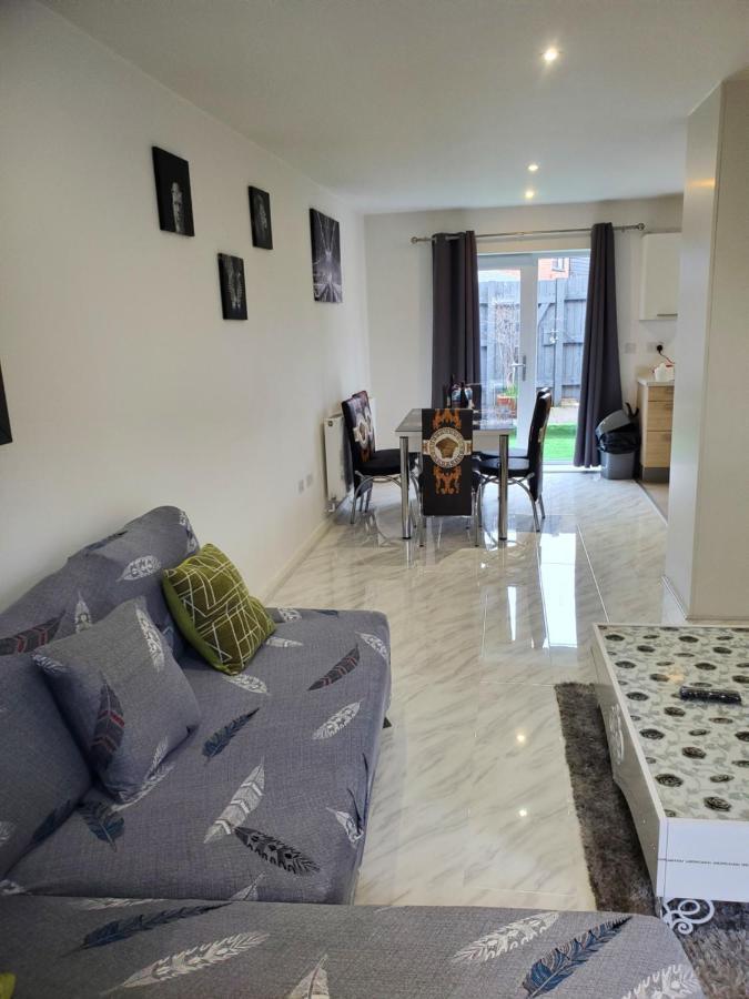 Beautiful & Elegant 2 Bed Room House 맨체스터 외부 사진